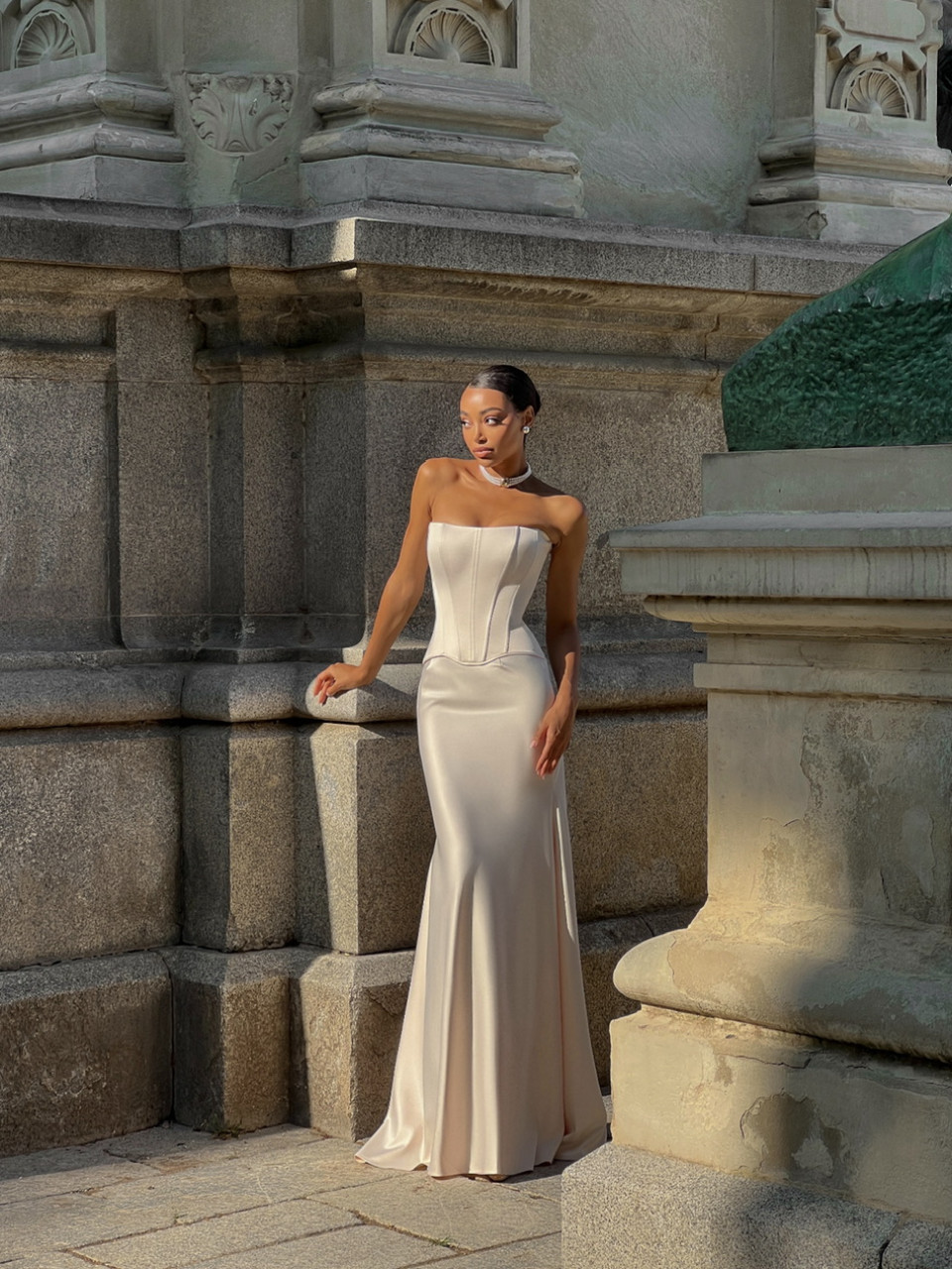 Светло-бежевая атласная юбка "Pearl Skirt"