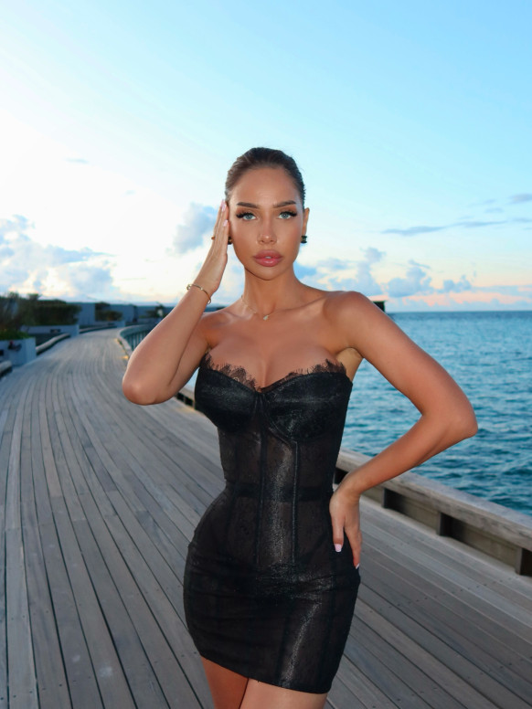 Чёрное кружевное корсетное платье <span>Serene</span>