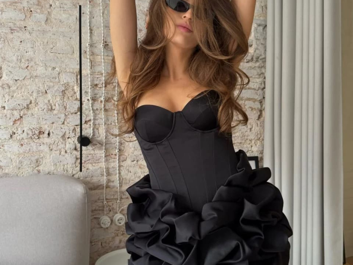 Платья и корсеты для стильного старта осени