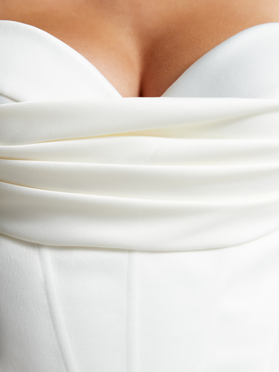 Корсетна сукня в кольорі айворі <span>Moonlit Whisper</span>