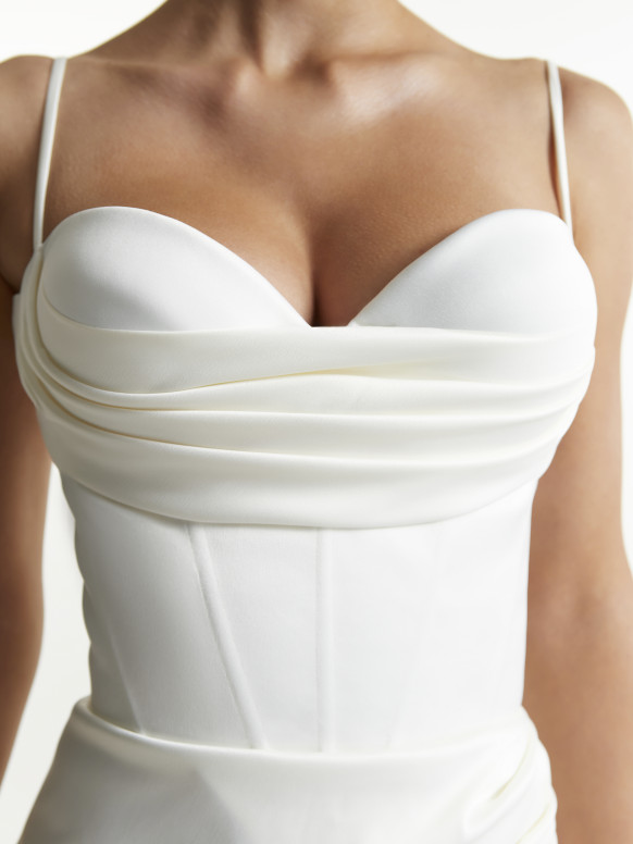 Корсетна сукня в кольорі айворі <span>Moonlit Whisper</span>